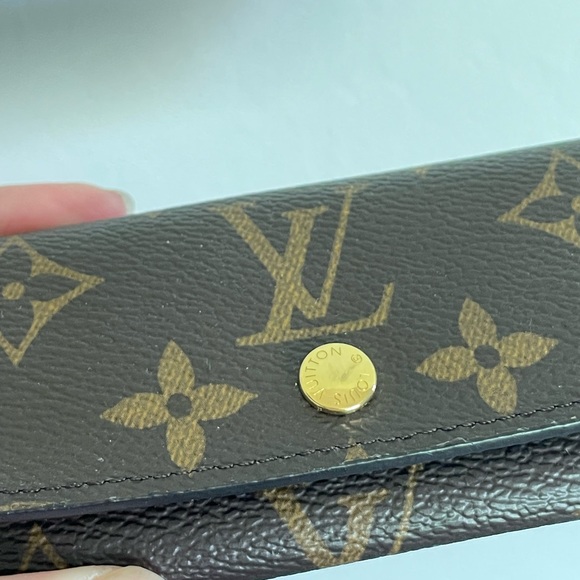 Louis Vuitton 4 Key DISCONTINUED - Picture 4 of 9